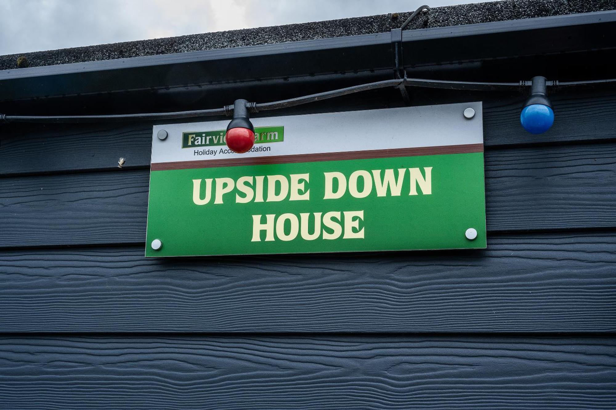 Upside Down House - Sleeps Up To 6 Guests - Great For Family And Friends Gatherings,Corporate Events ,Near Sherwood Forest At Fairview Farm In Nottingham Set In 88 Acres Exterior foto